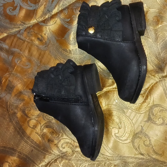 Black Boots With Ruffles 6 NWOT - Picture 1 of 4